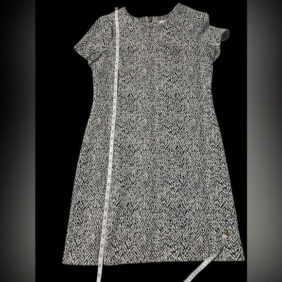 Calvin Klein Women’s size 8 Chic Black and White Patterned Dress gold zipper - Picture 6 of 10